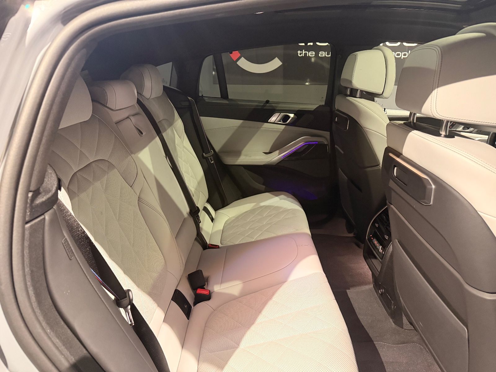 BMW X6 30 d xDrive M Sport Pro 22 Air AHK Pano