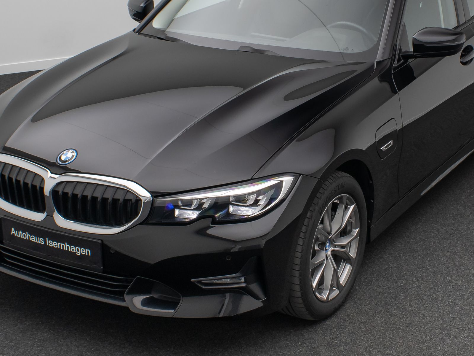 BMW 320e Sport Line - Samsaru's Car Outlet