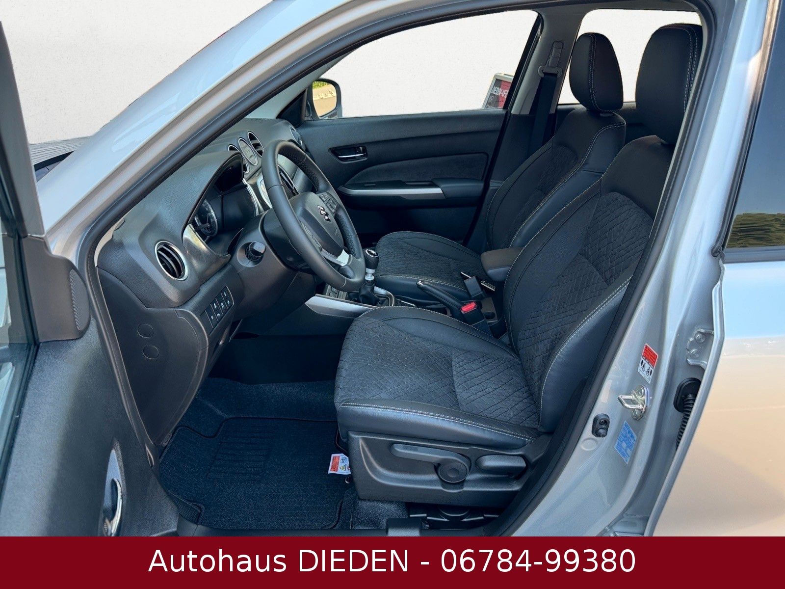 Suzuki Vitara 1.4 Mild-Hybrid Club 2WD - Samsaru's Car Outlet