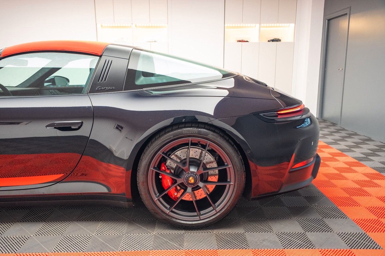 Porsche 911 Targa 4 GTS T-Hybrid