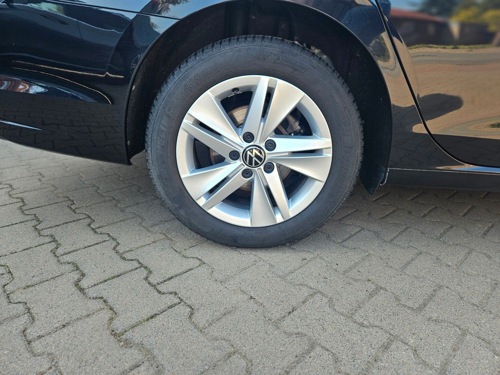 Volkswagen Golf VIII 2.0 TDI Variant Life - Samsaru's Car Outlet