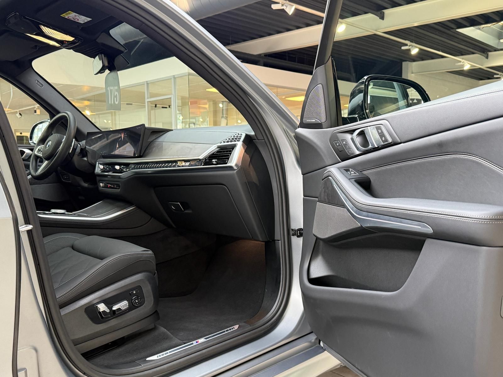 BMW X5 30d xD M Sport*FROZEN*7-Sitz*Pano-SKY*Massage