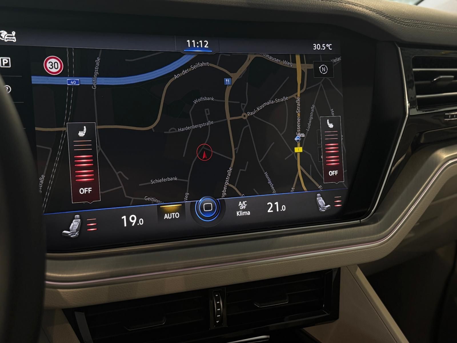 Volkswagen Touareg Elegance 4Motion eHybrid - Samsaru's Car Outlet