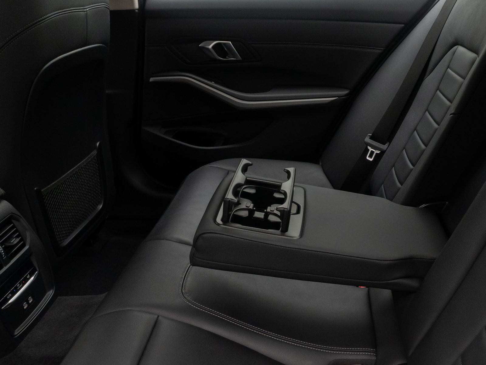 BMW 330i xD Komfort DAB HiFi Leder M Sport 19Zoll
