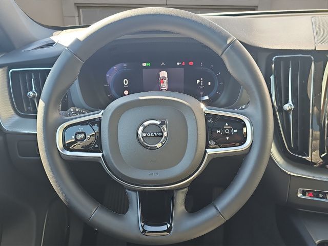 Volvo XC60 B4 Plus Dark - Samsaru's Car Outlet