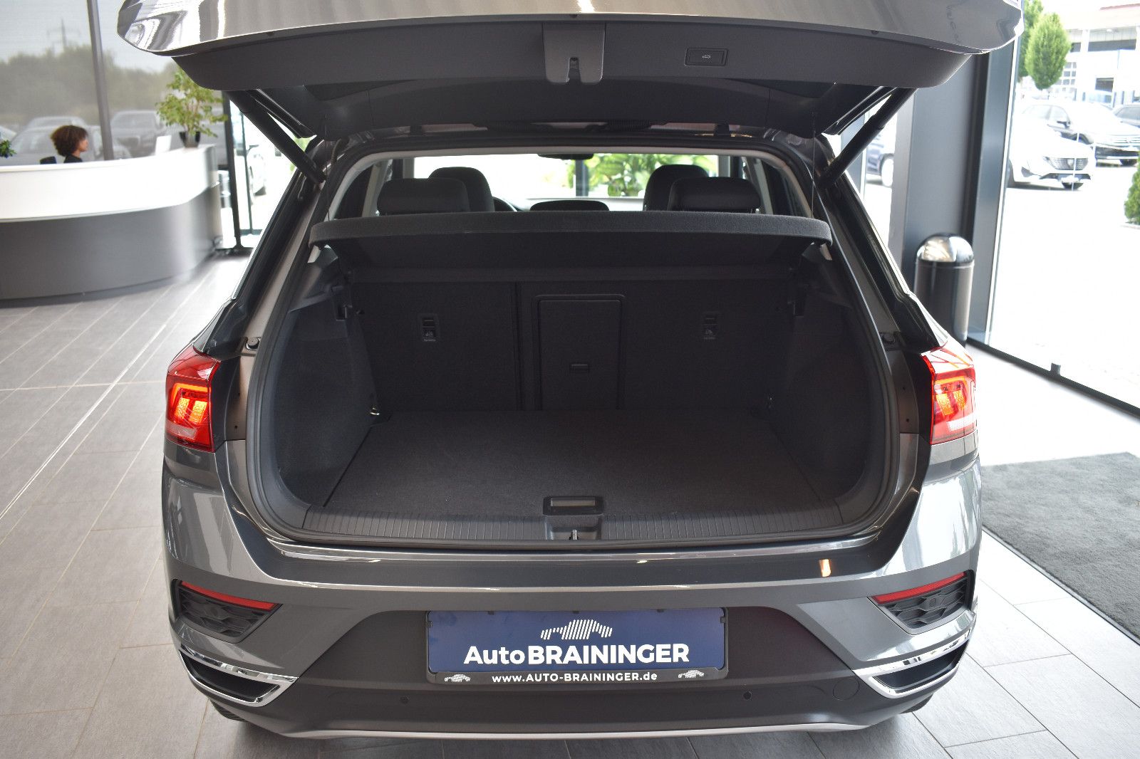 Volkswagen T-Roc 2.0TDI DSG Active - Samsaru's Car Outlet