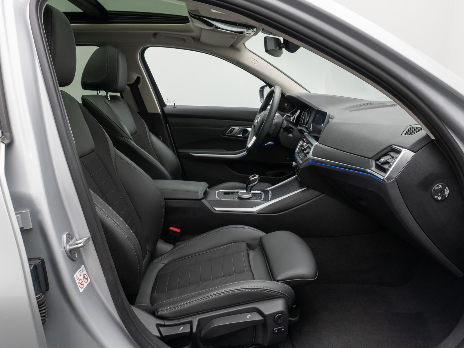 BMW 320d SportLine - Samsaru's Car Outlet