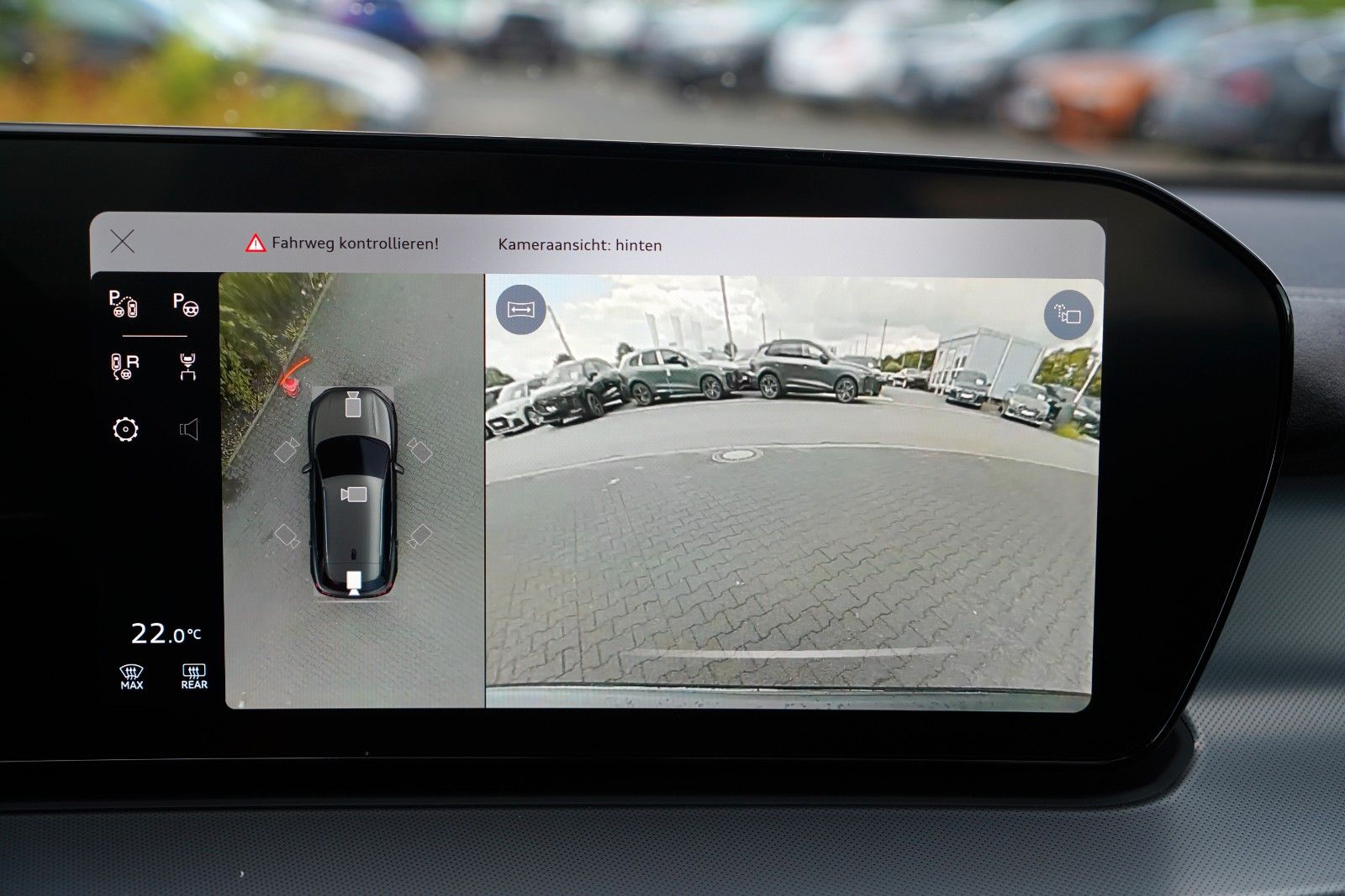 Audi Q3 SUV e-hybrid AHK S-LINE PANO TECH PRO MATRIX