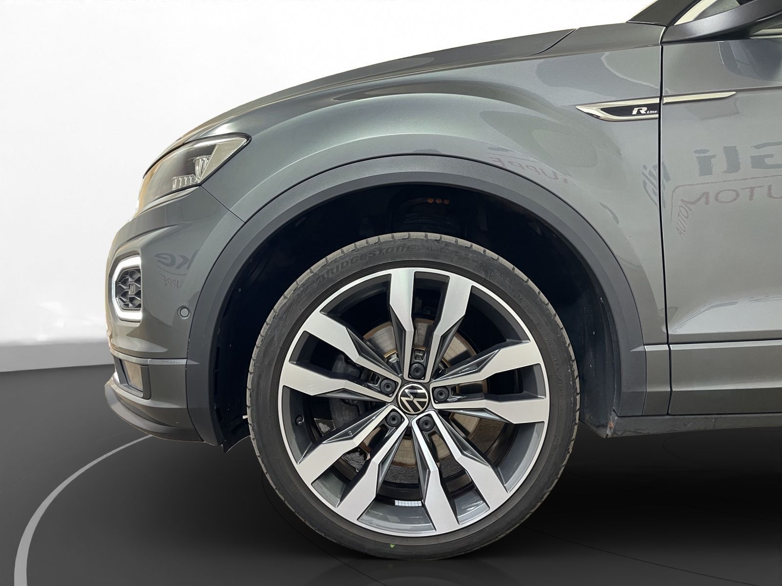 Volkswagen T-Roc 2.0 TDI R-line - Samsaru's Car Outlet