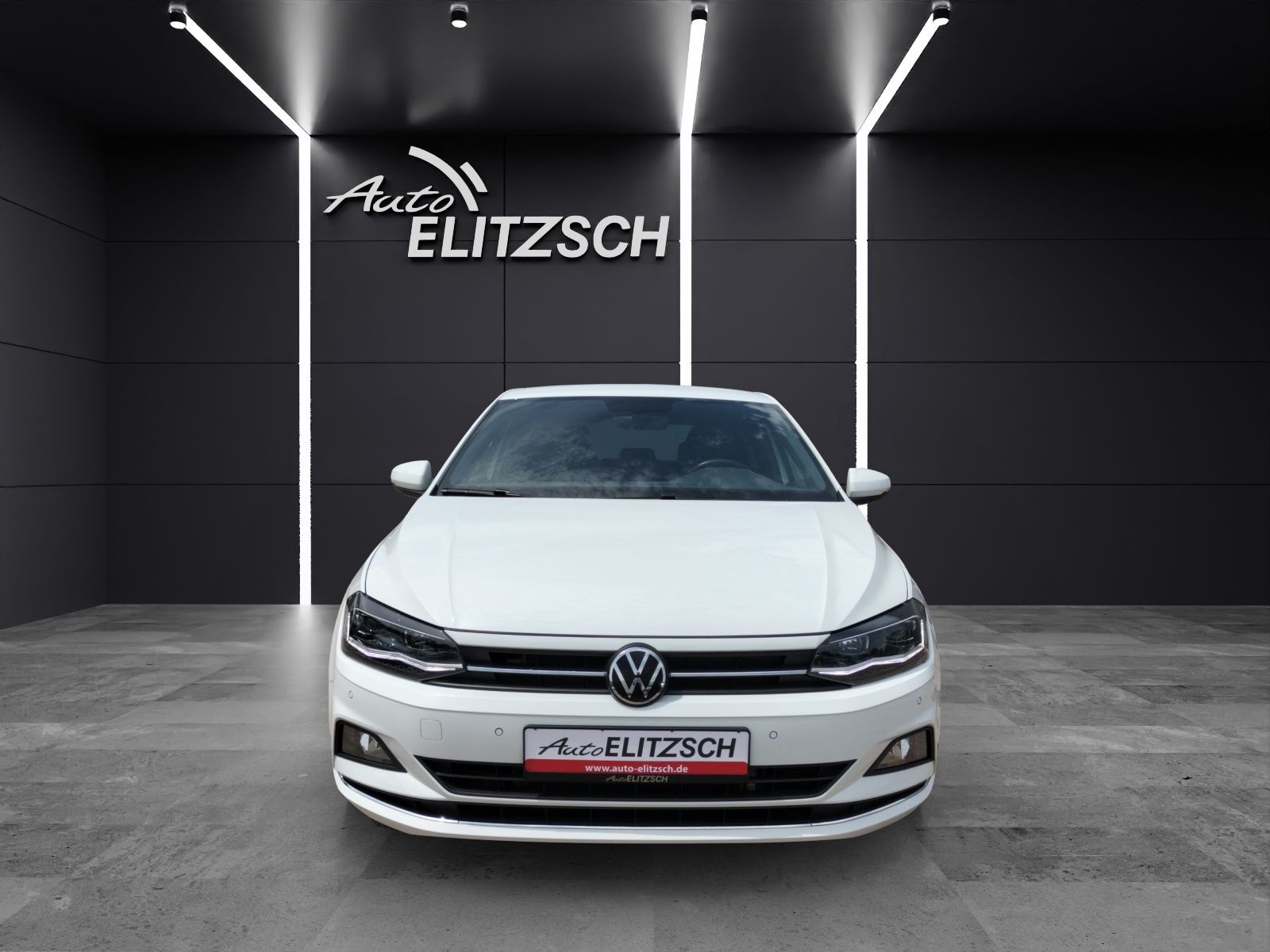 Volkswagen Polo VI Highline TSI DSG - Samsaru's Car Outlet