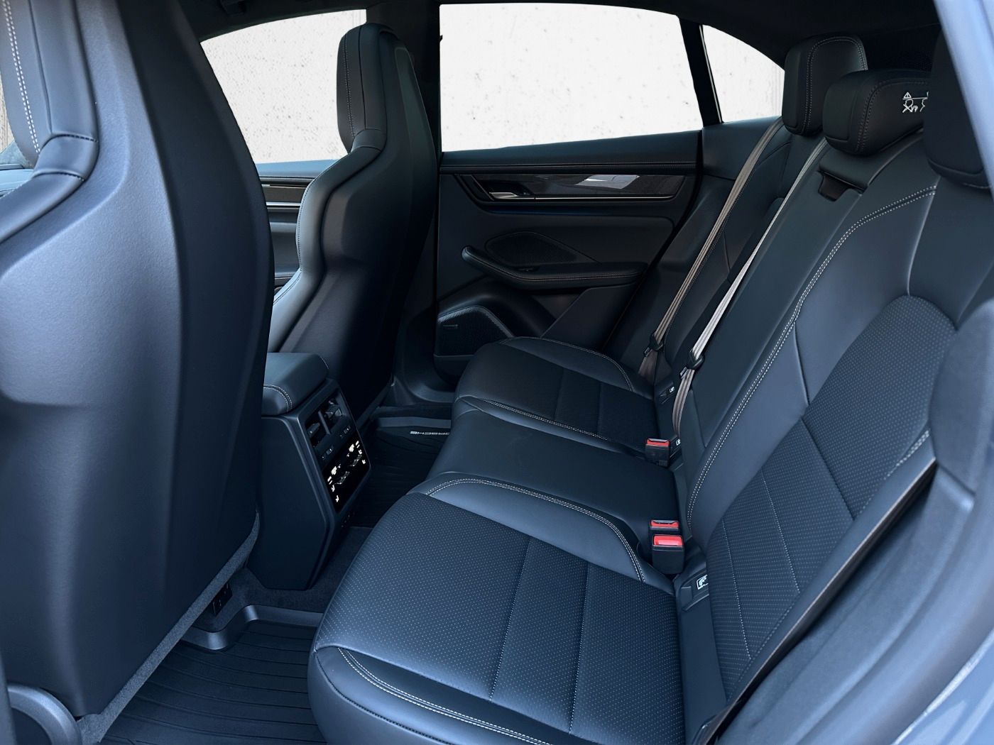 Porsche Macan Turbo - Samsaru's Car Outlet