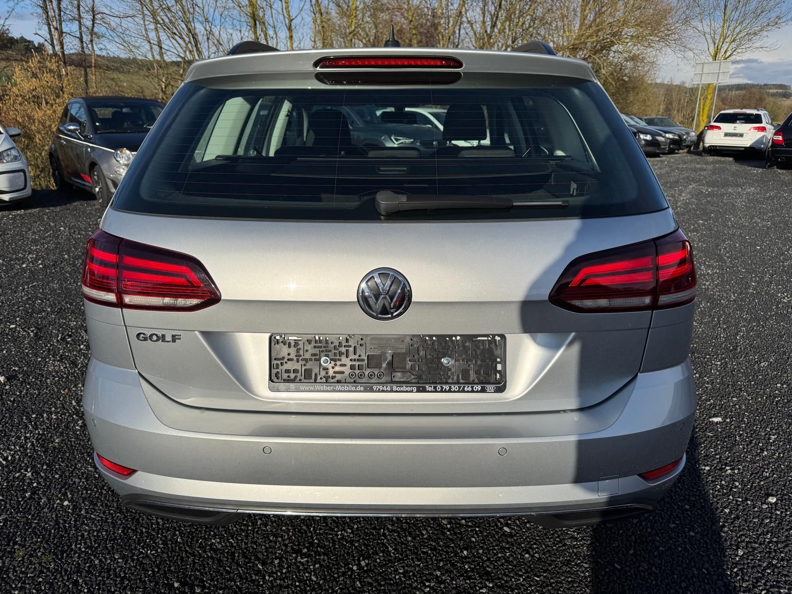Volkswagen Golf VII Variant 2.0 TDI Comfortline - Samsaru's Car Outlet