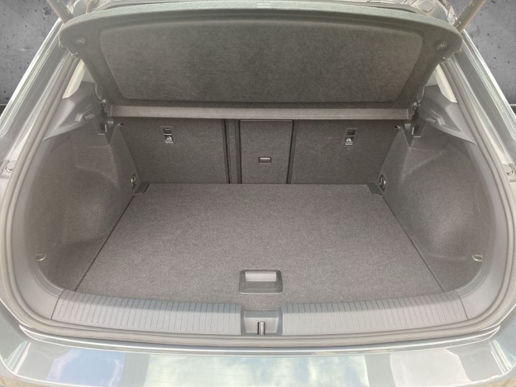 Volkswagen T-Roc 1.0 TSI Style - Samsaru's Car Outlet