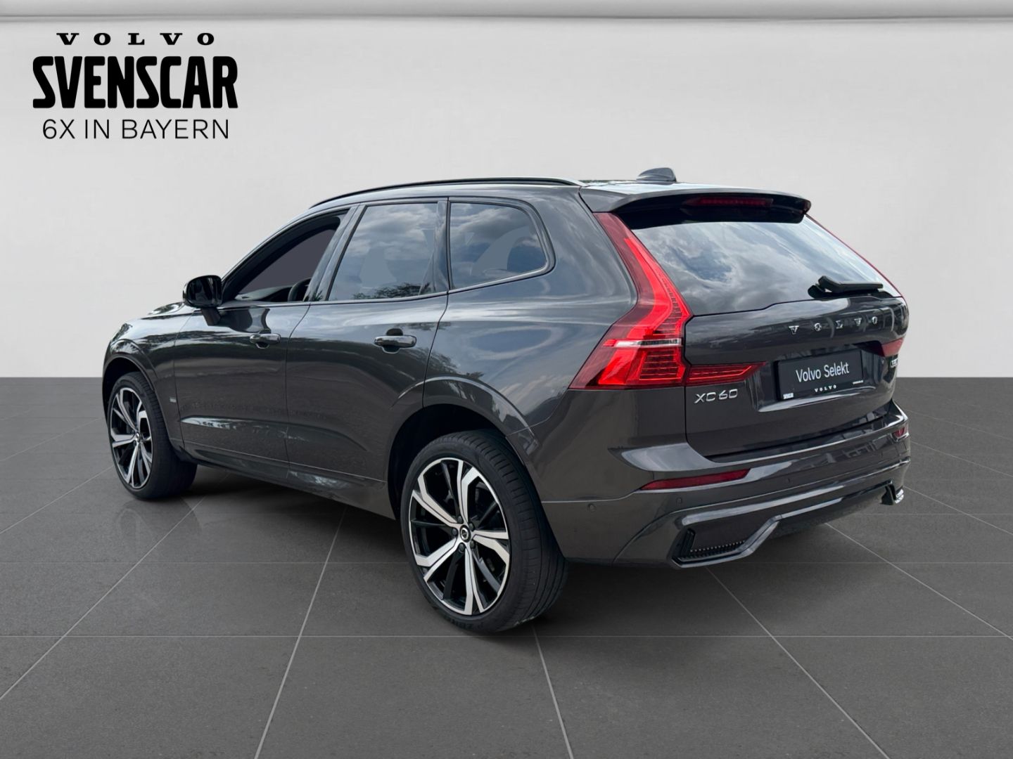 Volvo XC60 Ultimate Dark B5 AWD H&K Luftfederung Stand