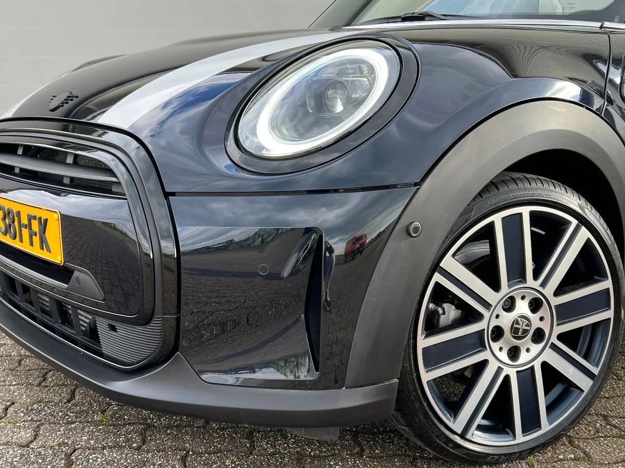 MINI Cooper Cabrio YOURS - Samsaru's Car Outlet