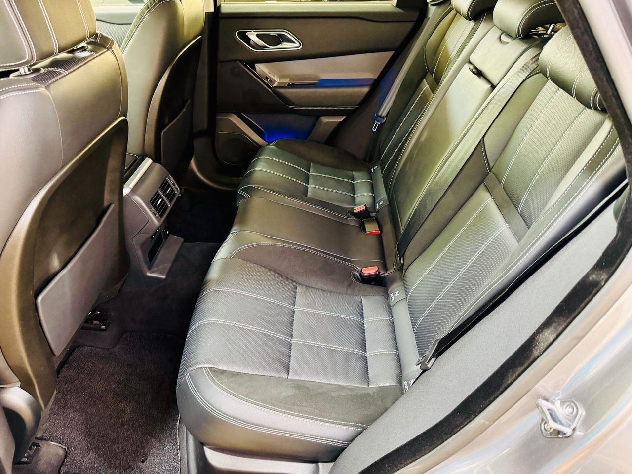 Range Rover Velar 2.0D - Samsaru's Car Outlet