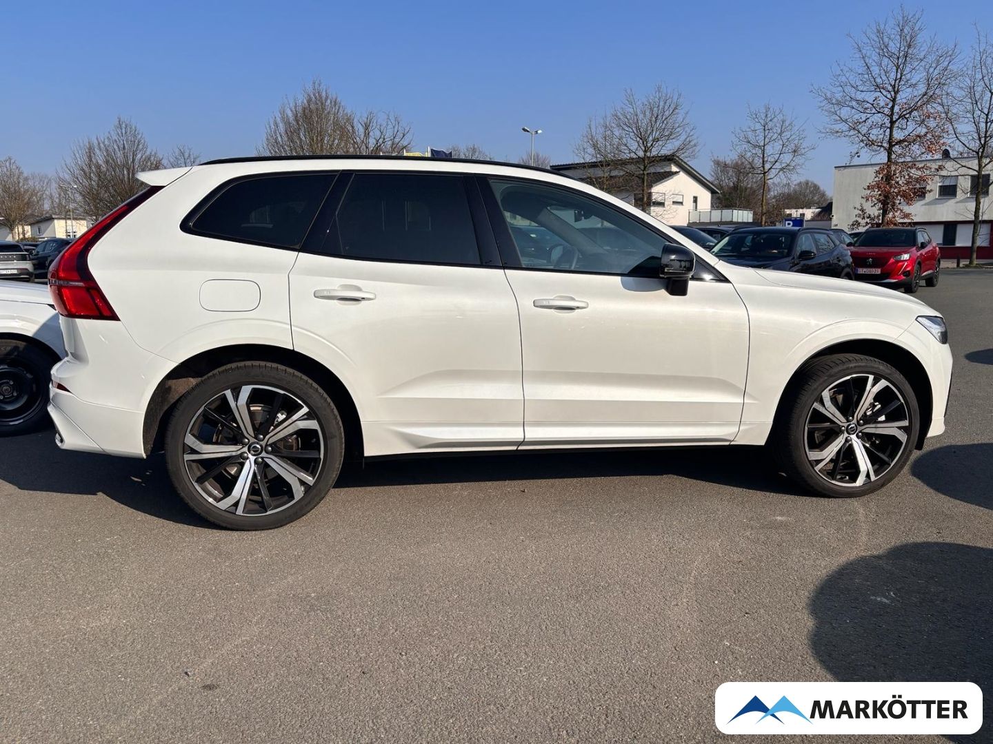 Volvo XC60 B4 Plus Dark 21''/ACC/BLIS/H&K/CAM/SHZ/FSH