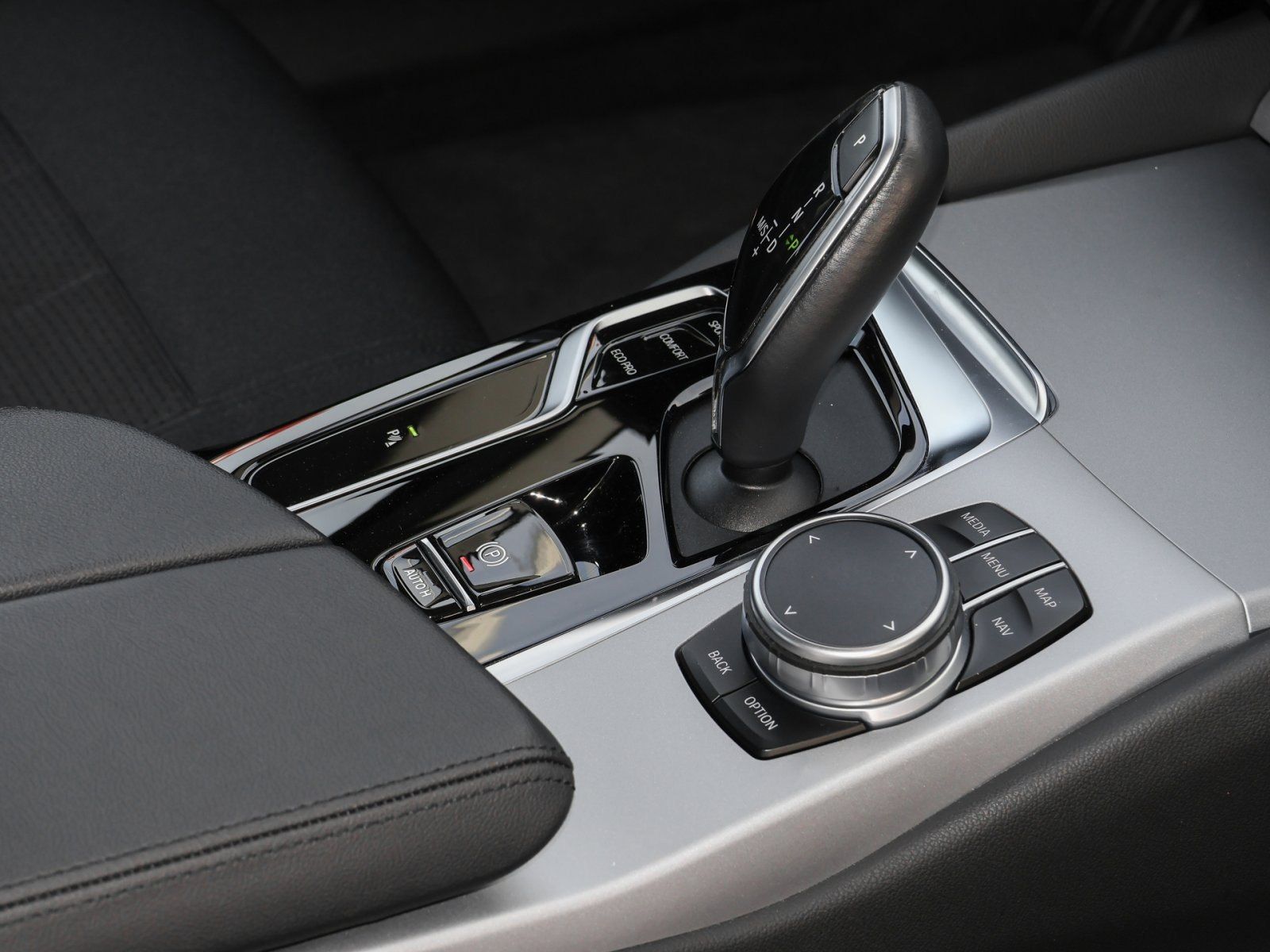 BMW 520d xDrive BusinessPaket/AHK/M Fahrwerk/