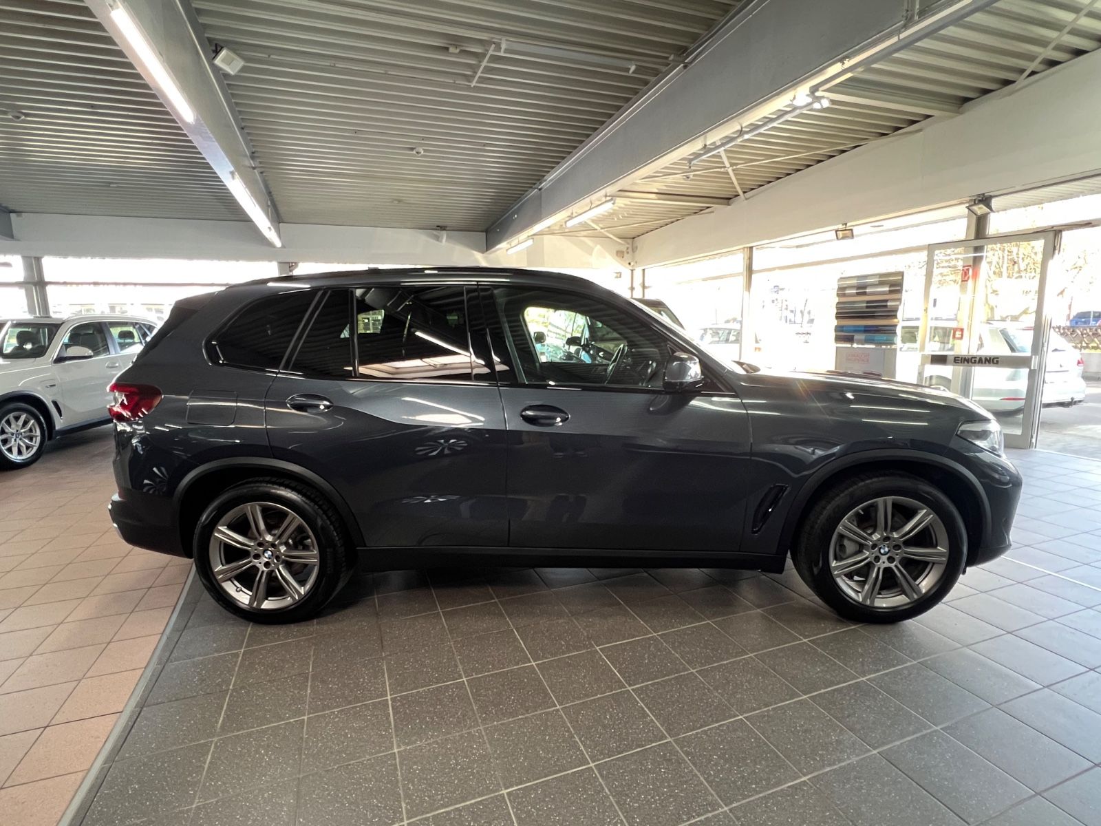 BMW X5 xDrive 45e AHK+HaKa+ACC+HuD+4Z+Pano+Park+LED