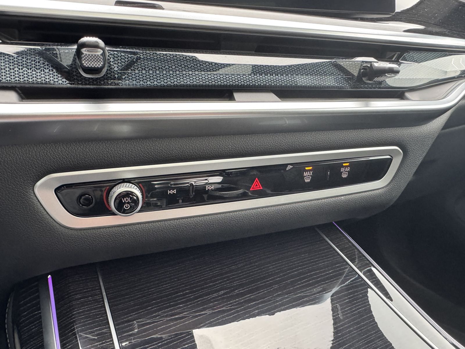 BMW X7 xDrive40i M Sport AHK P-SKY 6-Sitze StHzg h&k
