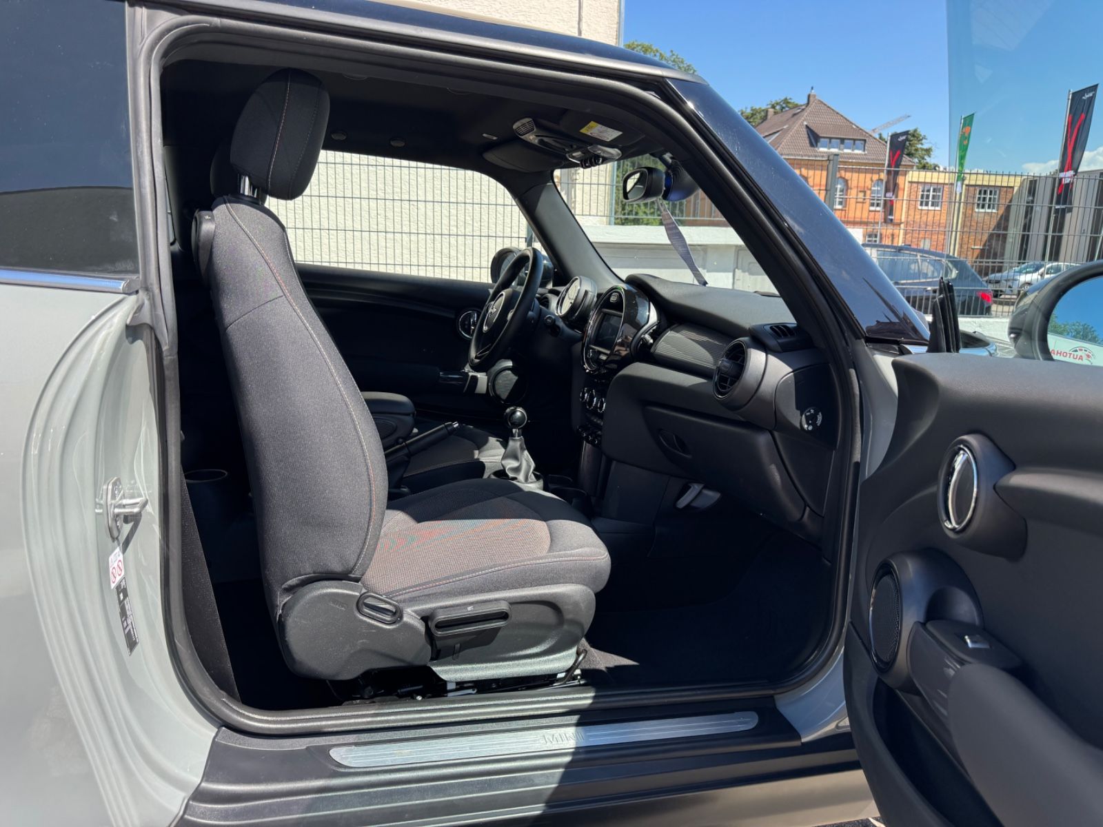 MINI COOPER 1.5 PEPPER - Samsaru's Car Outlet