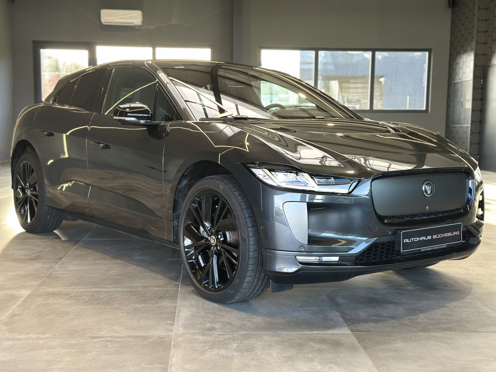 Jaguar I-PACE EV400 R-Dynamic HSE