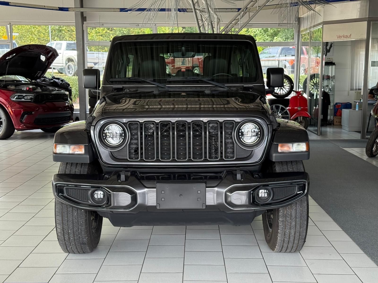 Jeep Wrangler 3.6 V6 Sahara one touch sky roof LED