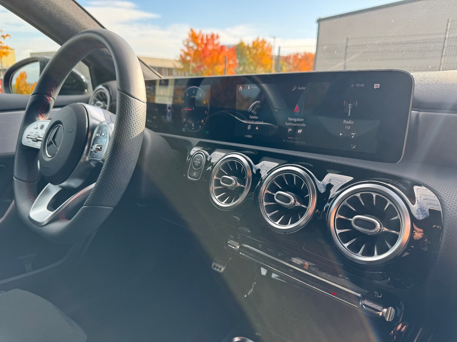 Mercedes-Benz A -Klasse 200 AMG-Line - Samsaru's Car Outlet