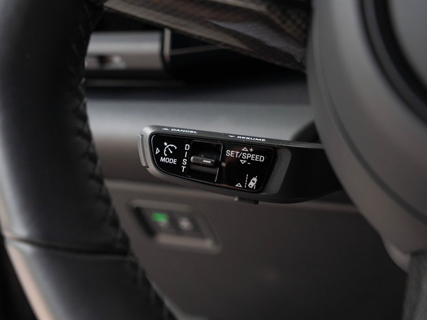 Porsche Macan Turbo Burmester AHK AR HUD Surround View