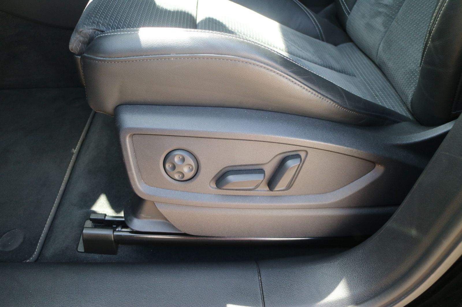 Audi Q5 Sportback 40 TDI quattro S line - Samsaru's Car Outlet