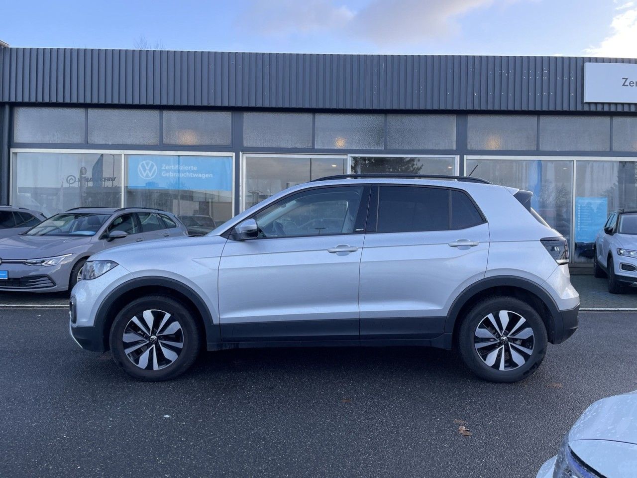 Volkswagen T-Cross 1.0 TSI MOVE - Samsaru's Car Outlet