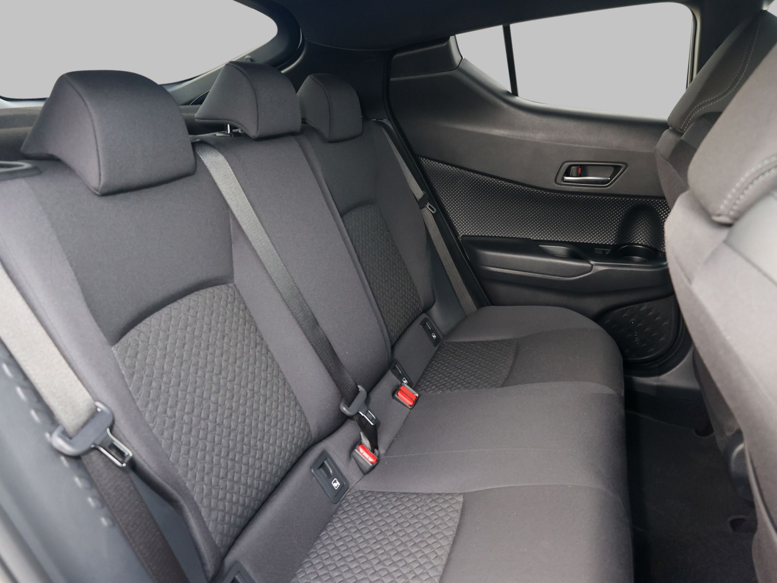 Toyota C-HR 2.0 Hybrid - Samsaru's Car Outlet