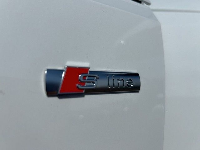Audi A4 Avant 40TFSI S-tronic S-Line - Samsaru's Car Outlet