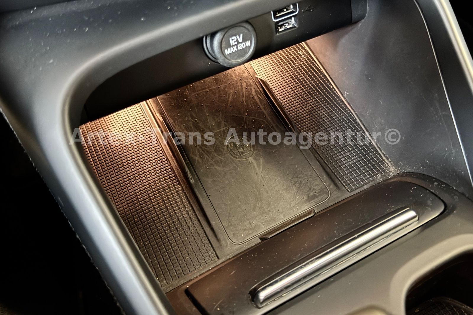 Volvo XC40 T4 Recharge Plug-In Hybrid /NAV/SHZ/AHK/ACC