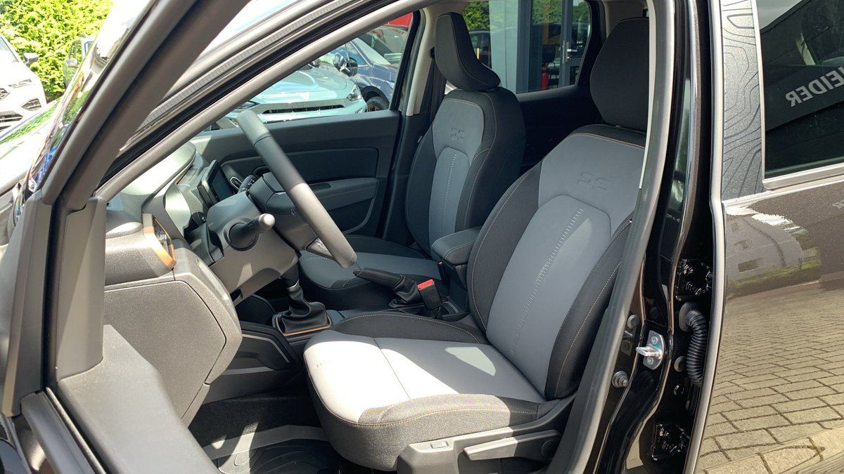 Dacia Duster TCe 150 EDC - Samsaru's Car Outlet