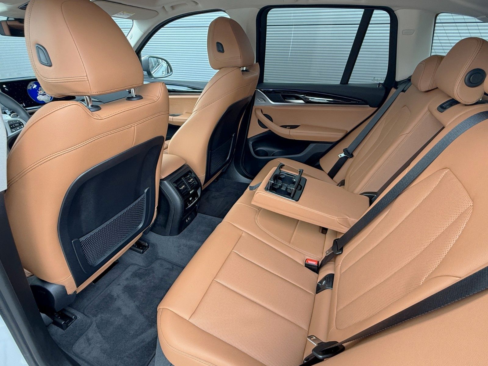 BMW X3 xDrive 20i Laser - Samsaru's Car Outlet