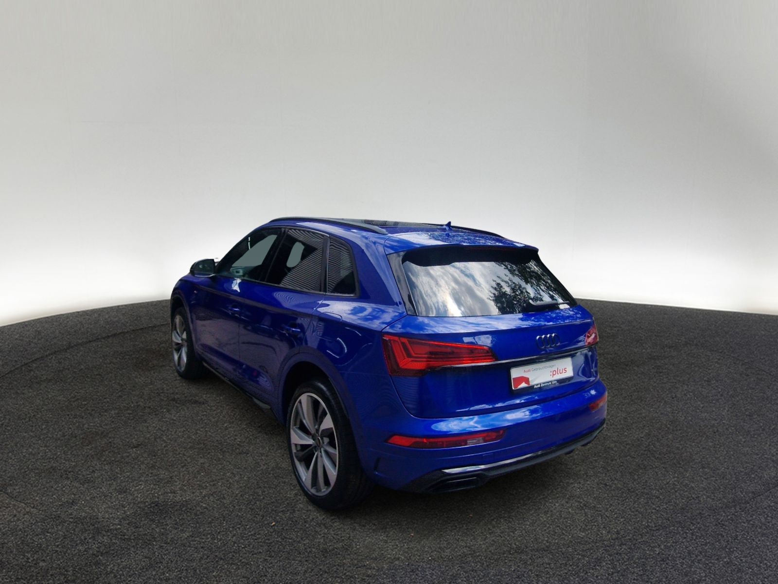 Audi Q5 S-Line Black 55 TFSI e qu 21 AHK PANO 5J.GAR.