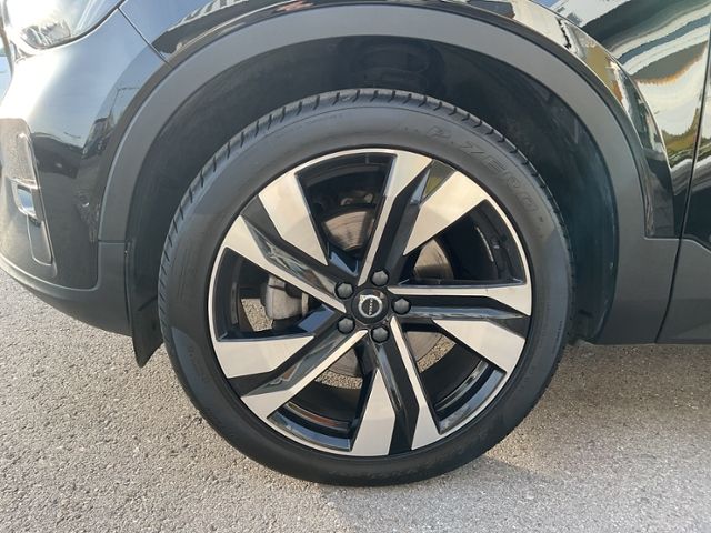 Volvo XC40 B4 Ultimate Dark AWD AHK ACC Pano 360° 20"