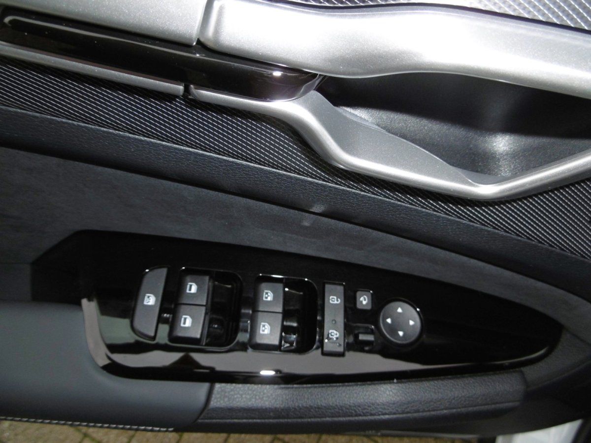 Kia Sportage GT-Line 4WD Plug-in Hybrid - Samsaru's Car Outlet