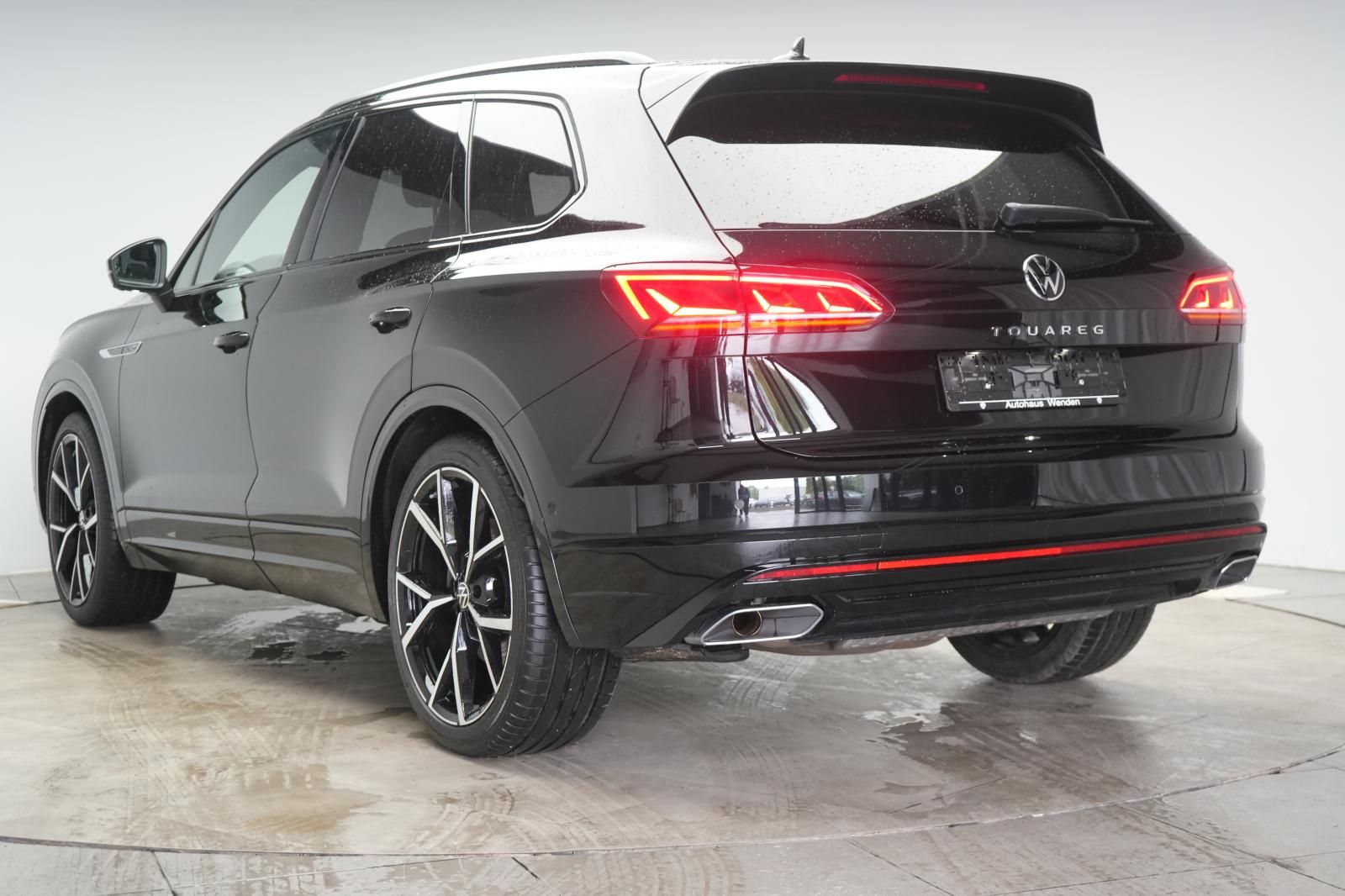 Volkswagen Touareg R-Line 3.0 TSI 22"/Matrix/STHZ/Pano/Luft