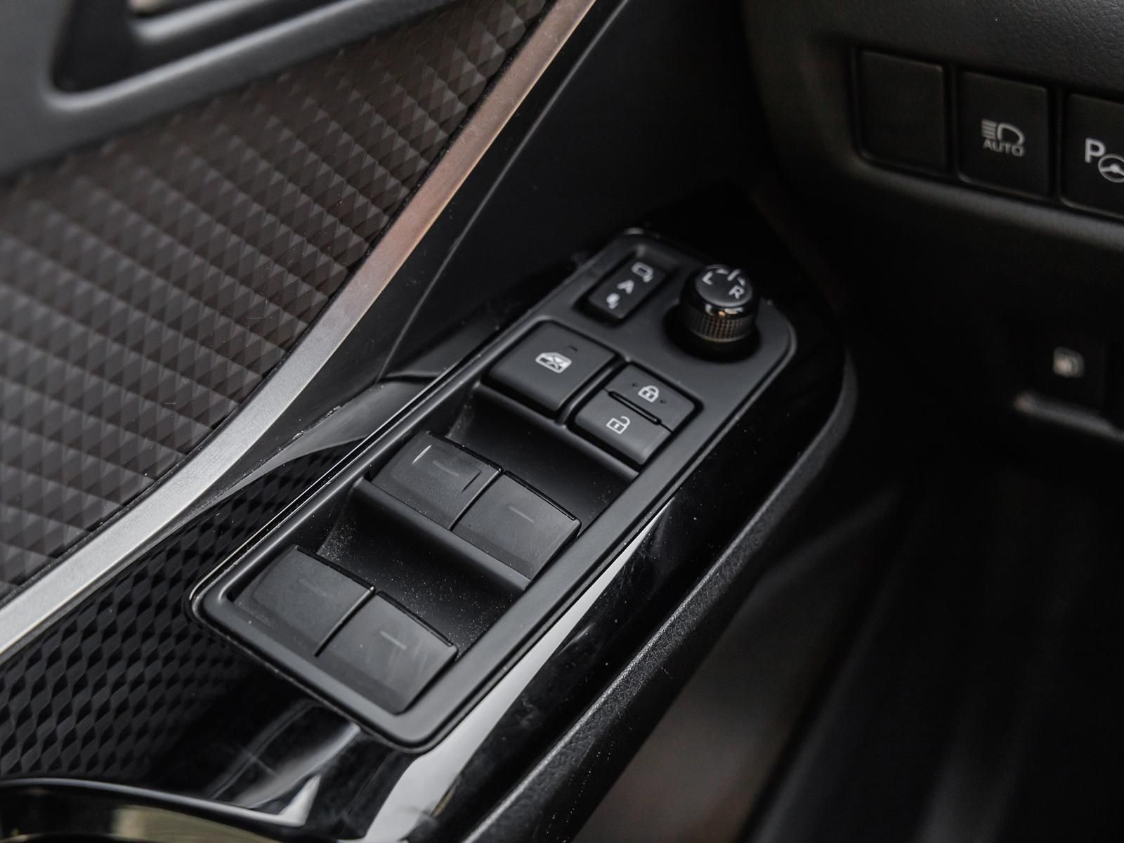 Toyota C-HR 2.0 Hybrid Lounge - Samsaru's Car Outlet