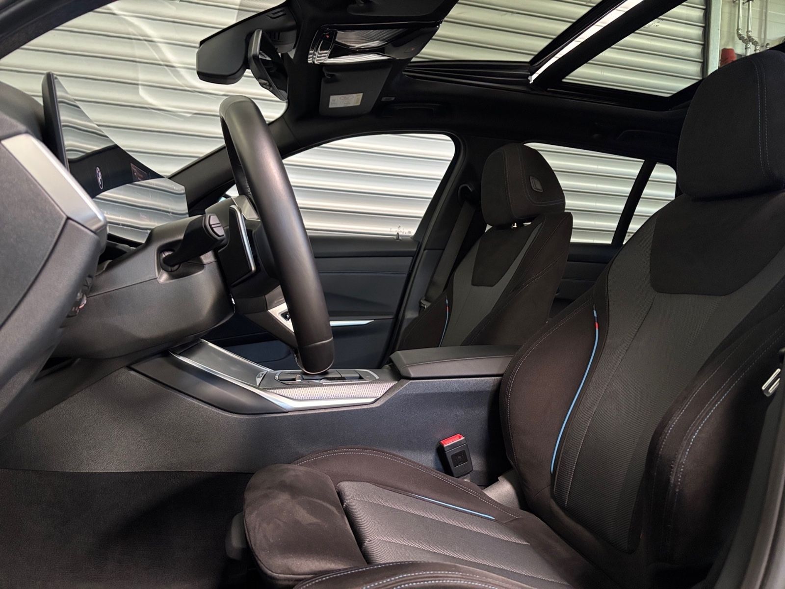 BMW 320i Touring M Sport -AHK/Pano/HeadUp/Innovation