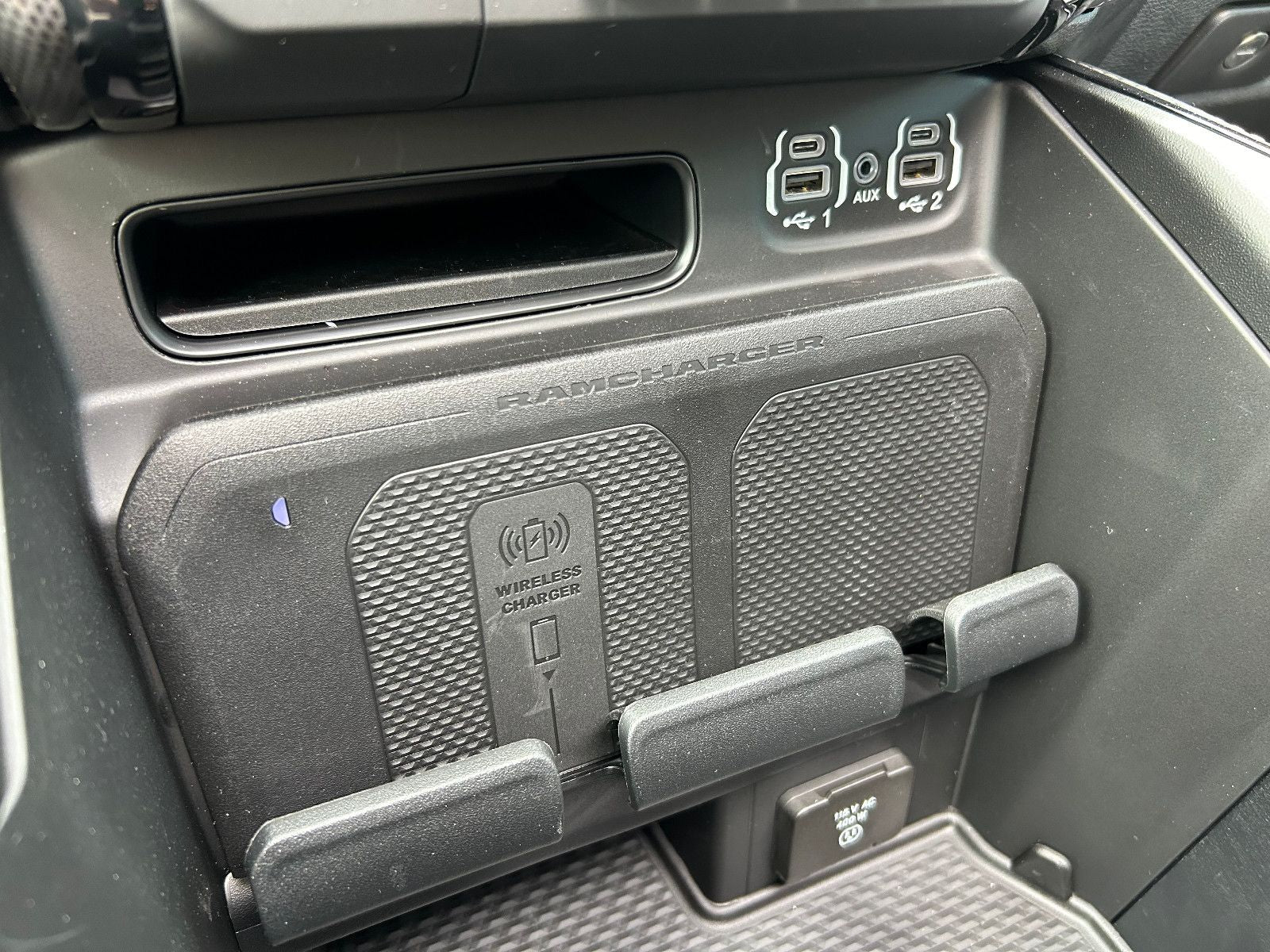 Dodge RAM 1500 Limited Night GRAIL LA CHANTI V8 VOLL