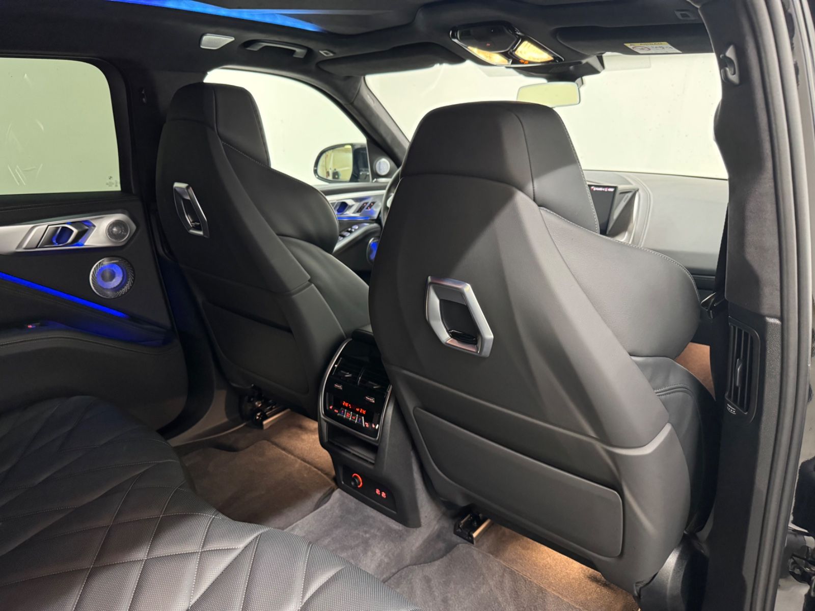 BMW XM 50 e, B&W, AHK, 23", Carbon, Massage, ...