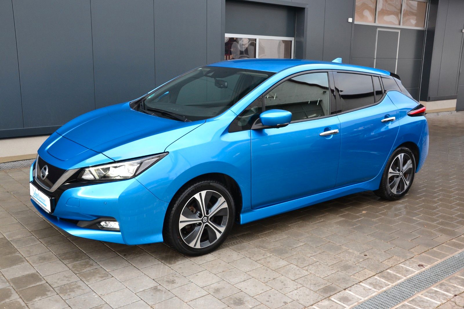 Nissan Leaf N-Connecta 40kW/h - Samsaru's Car Outlet