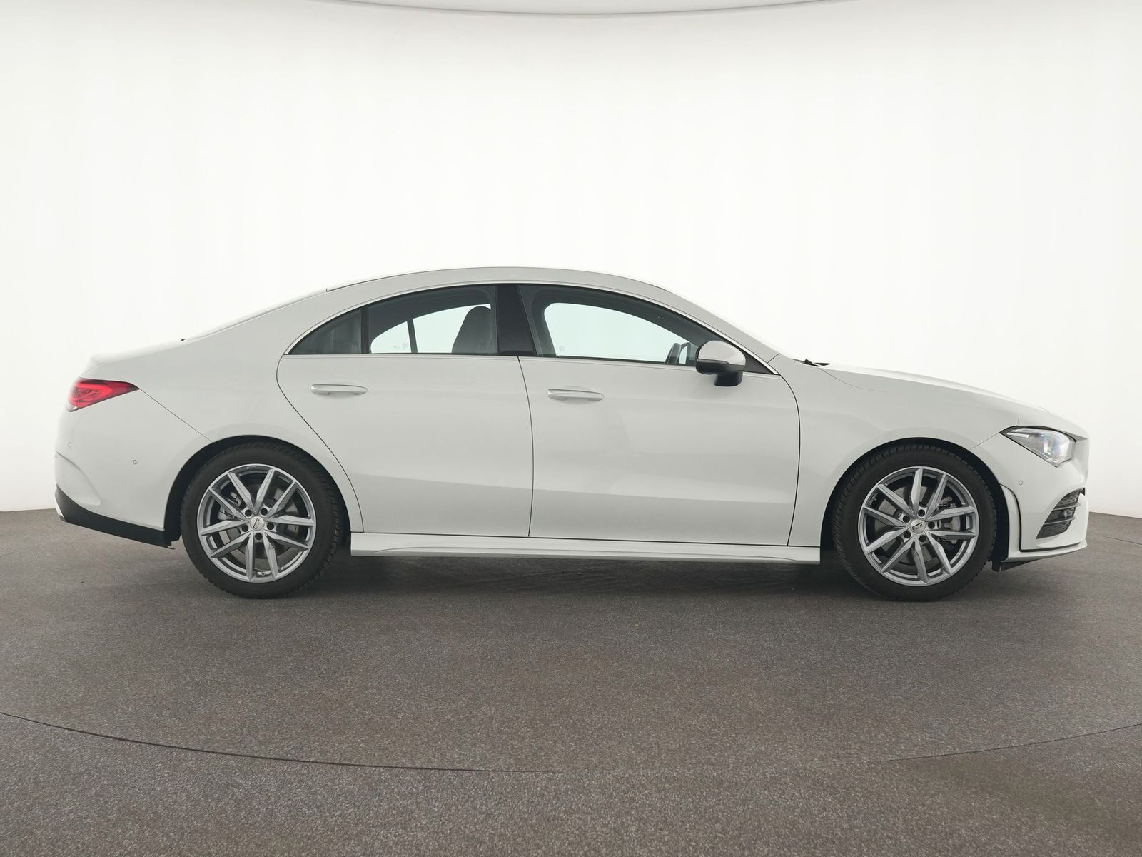 Mercedes-Benz CLA 250 AMG Line - Samsaru's Car Outlet