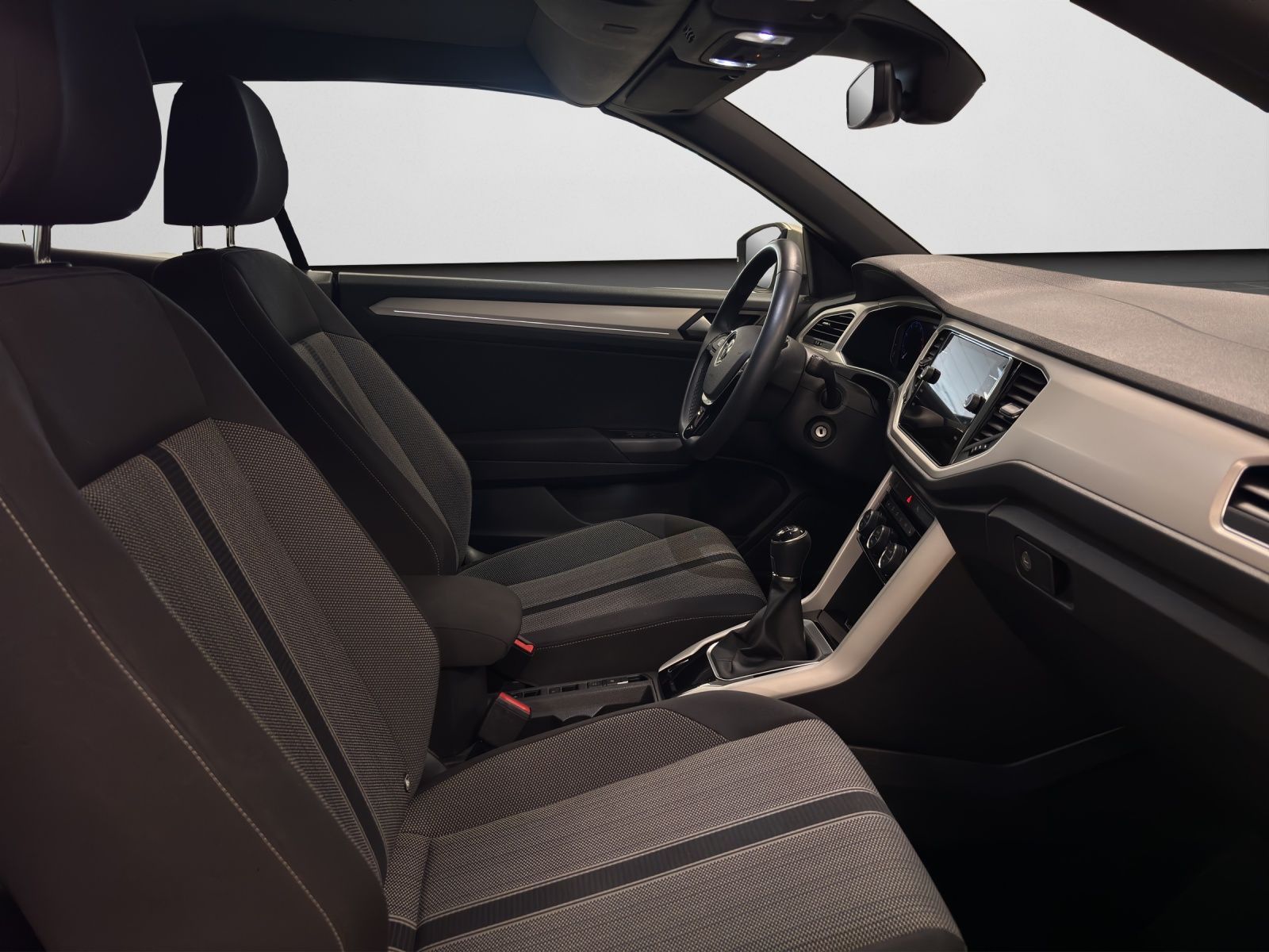 Volkswagen T-Roc Cabriolet 1.5 TSI Style - Samsaru's Car Outlet