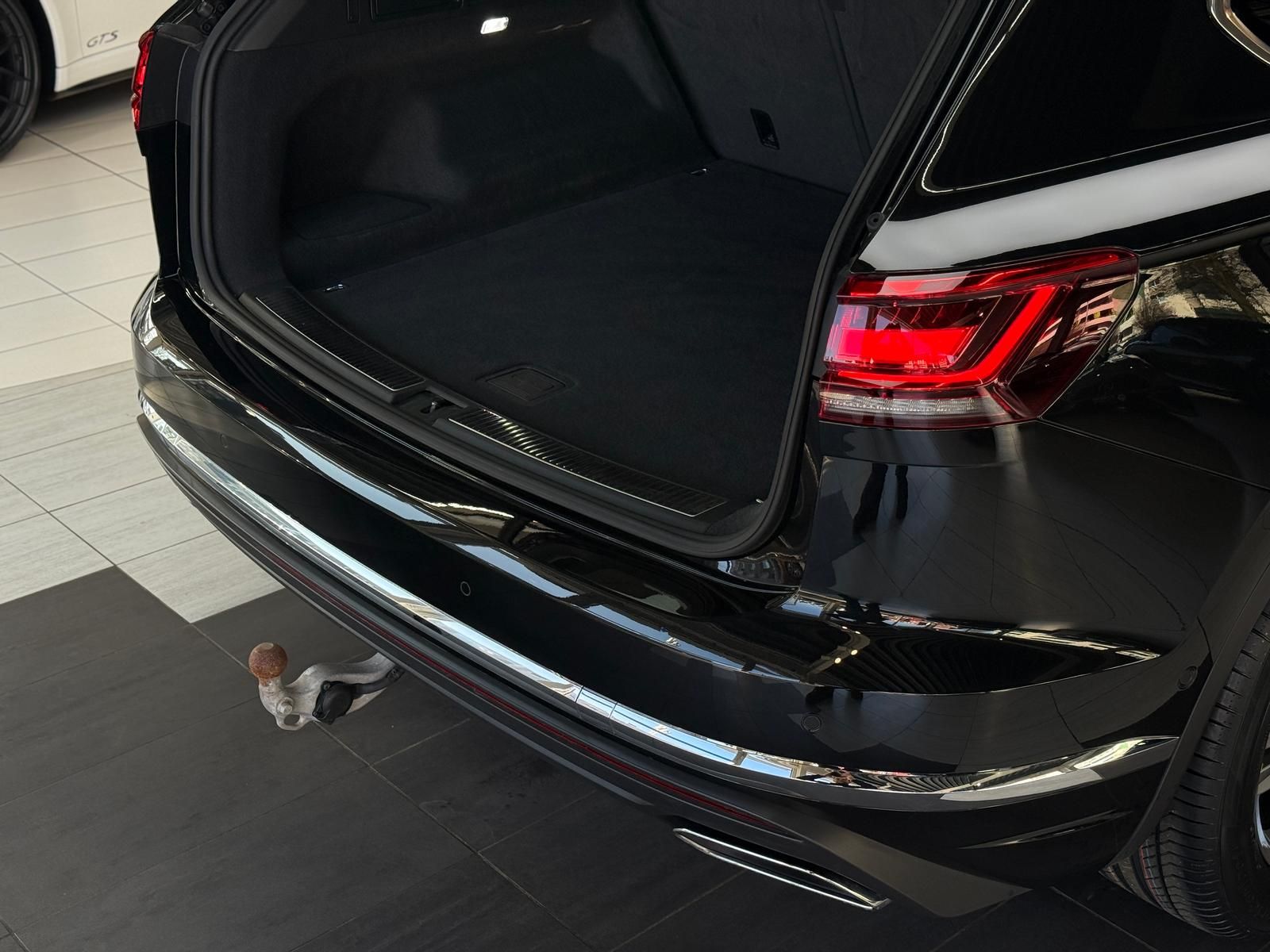 Volkswagen Touareg Elegance 4Motion*Pano*StHzg*KeylessGO