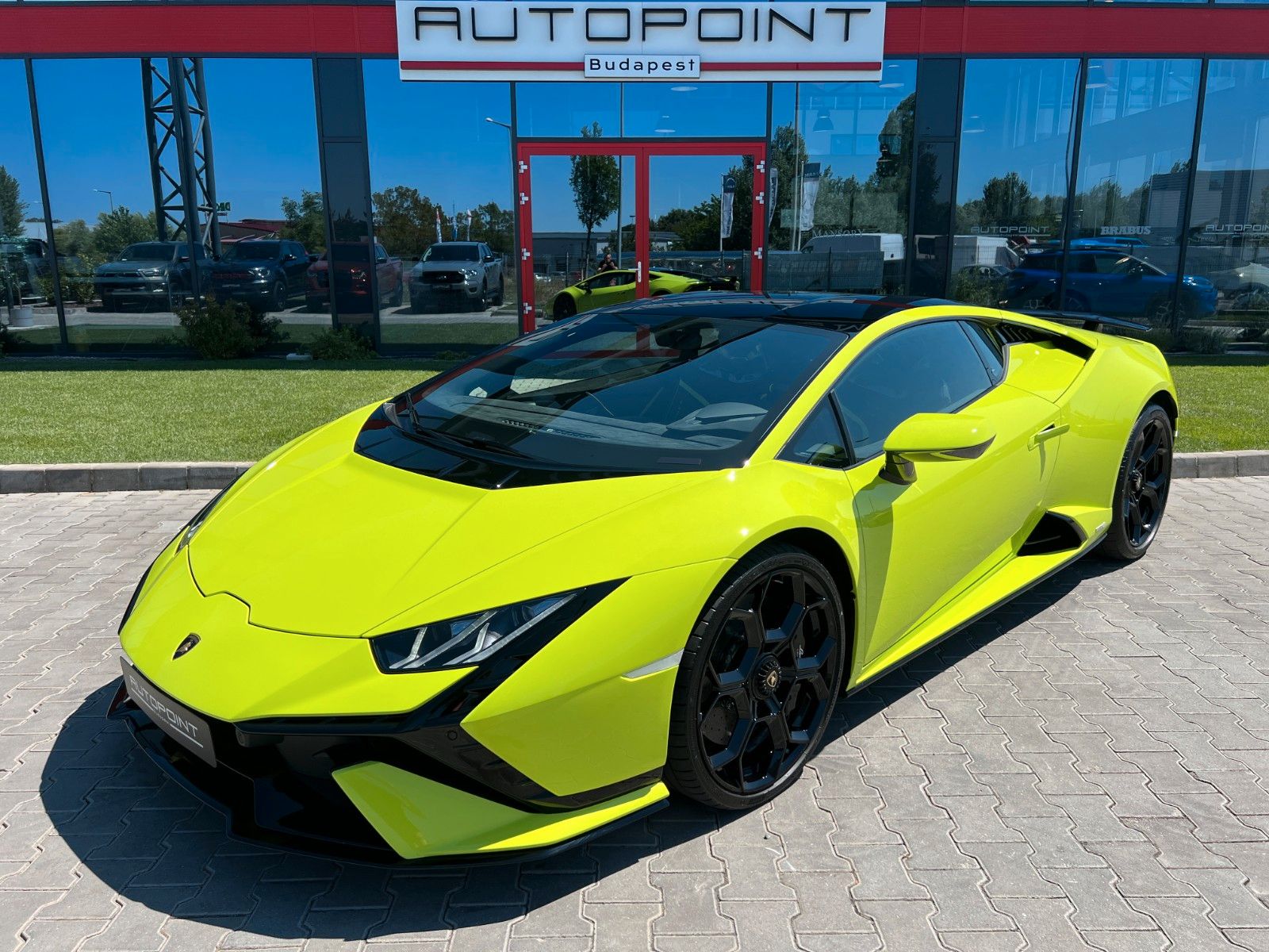 Lamborghini Huracán Tecnica - Samsaru's Car Outlet