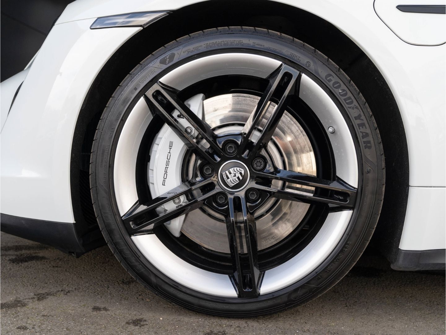 Porsche Taycan 4S Sport Turismo BOSE 22kW PSCB 18-Wege